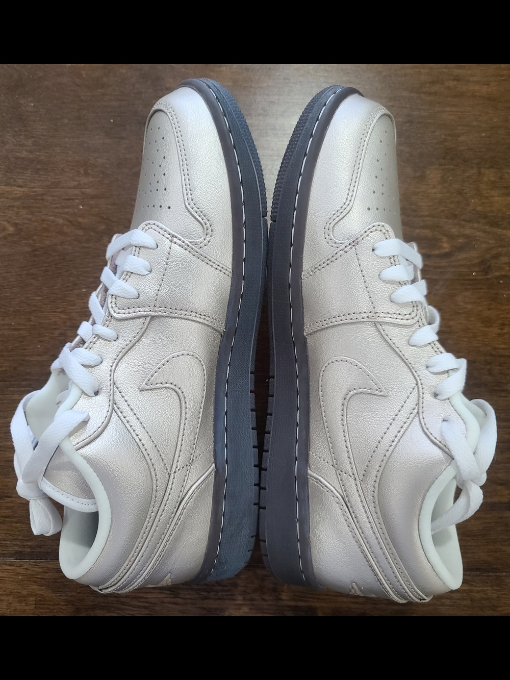Jordan 1 Low SE Metallic Zinc/Summit White/Velvet Brown Women's 10.5 Men's 9